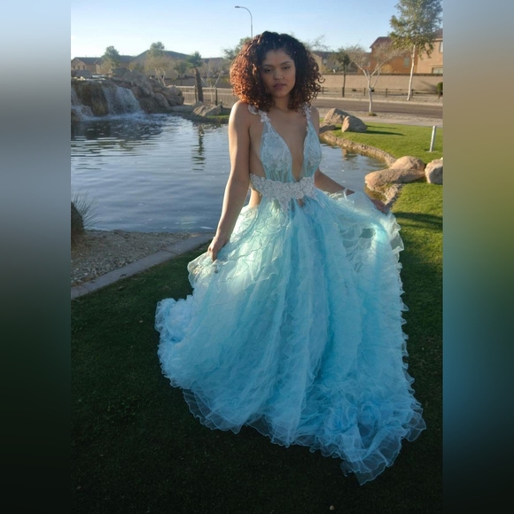 "ATLANTIS" Ocean Blue & White Boho Wedding Ballgown Set - Picture 3 of 14